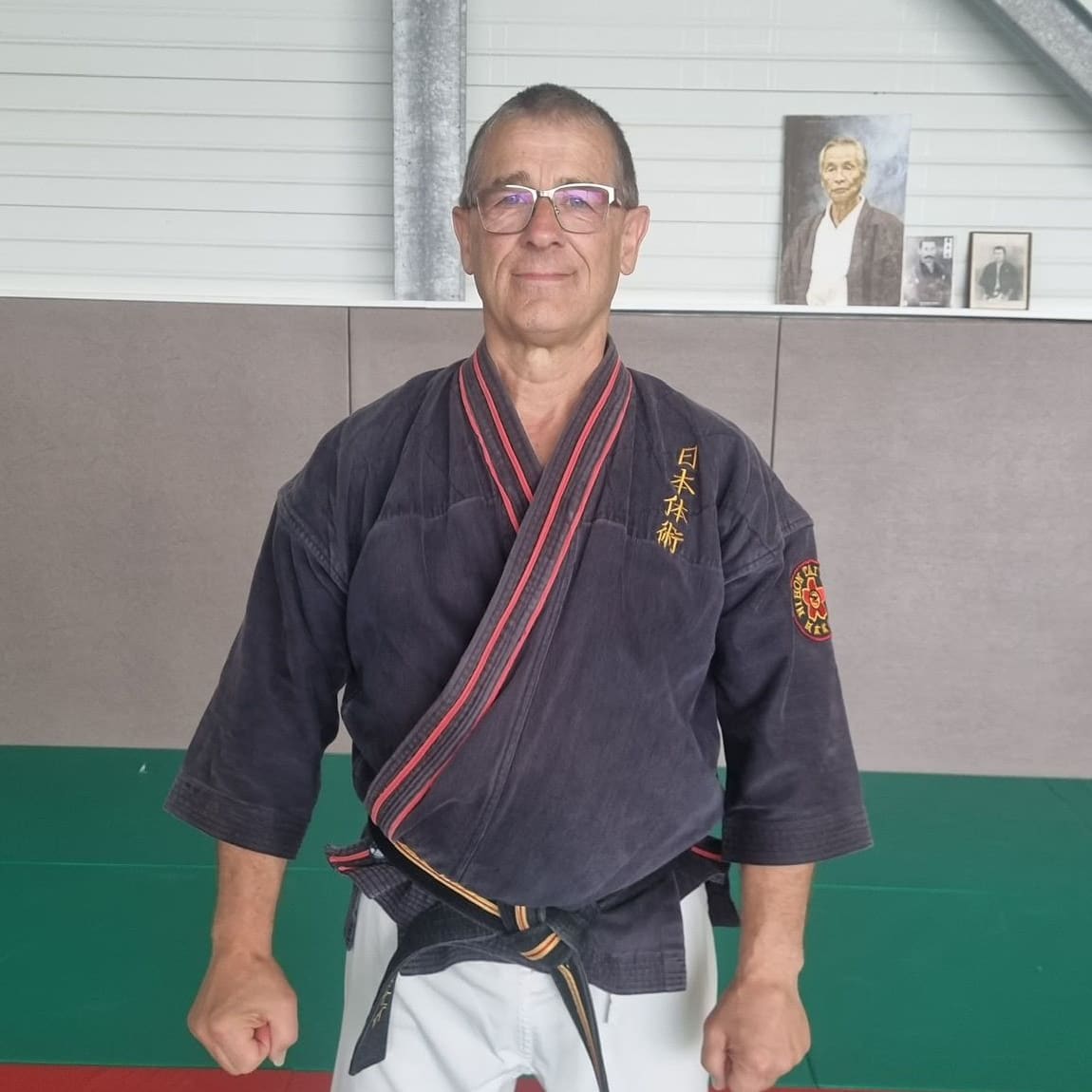 Yves Leroy, enseignant et président du Kobukaï, sur le tatami à Séné